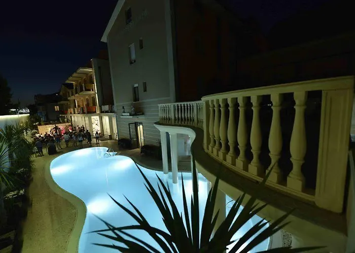 酒店 Family Mediterraneo - Azzurro Club 切塞纳蒂科